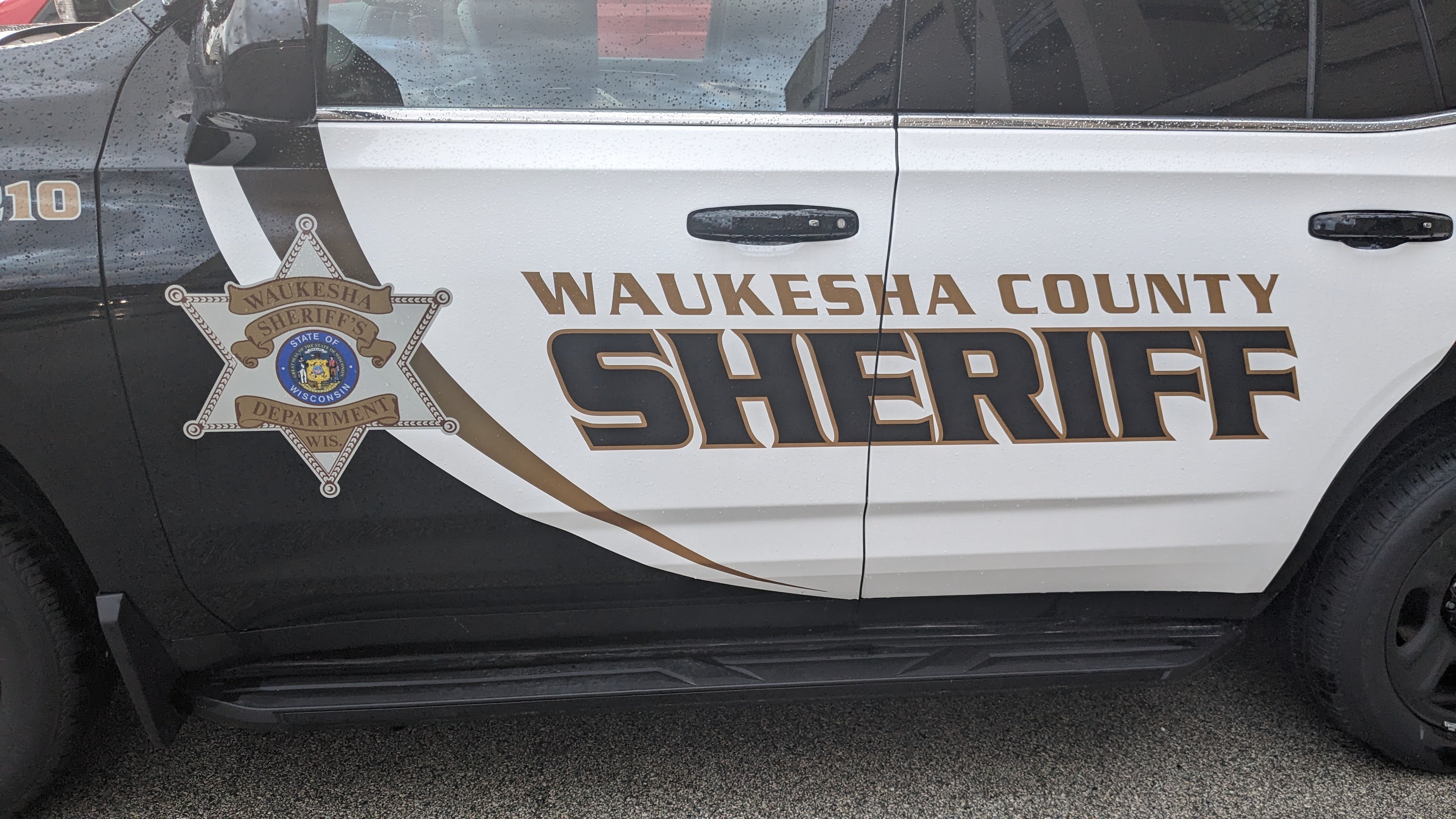 Waukesha city cop ousted for OWI, fleeing crash, hired at county sheriff’s office